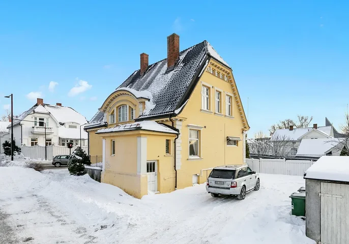 Klinikkbygget til Tannlege Bergan i Adjunkt Arentz gate vest 3A, Skien
